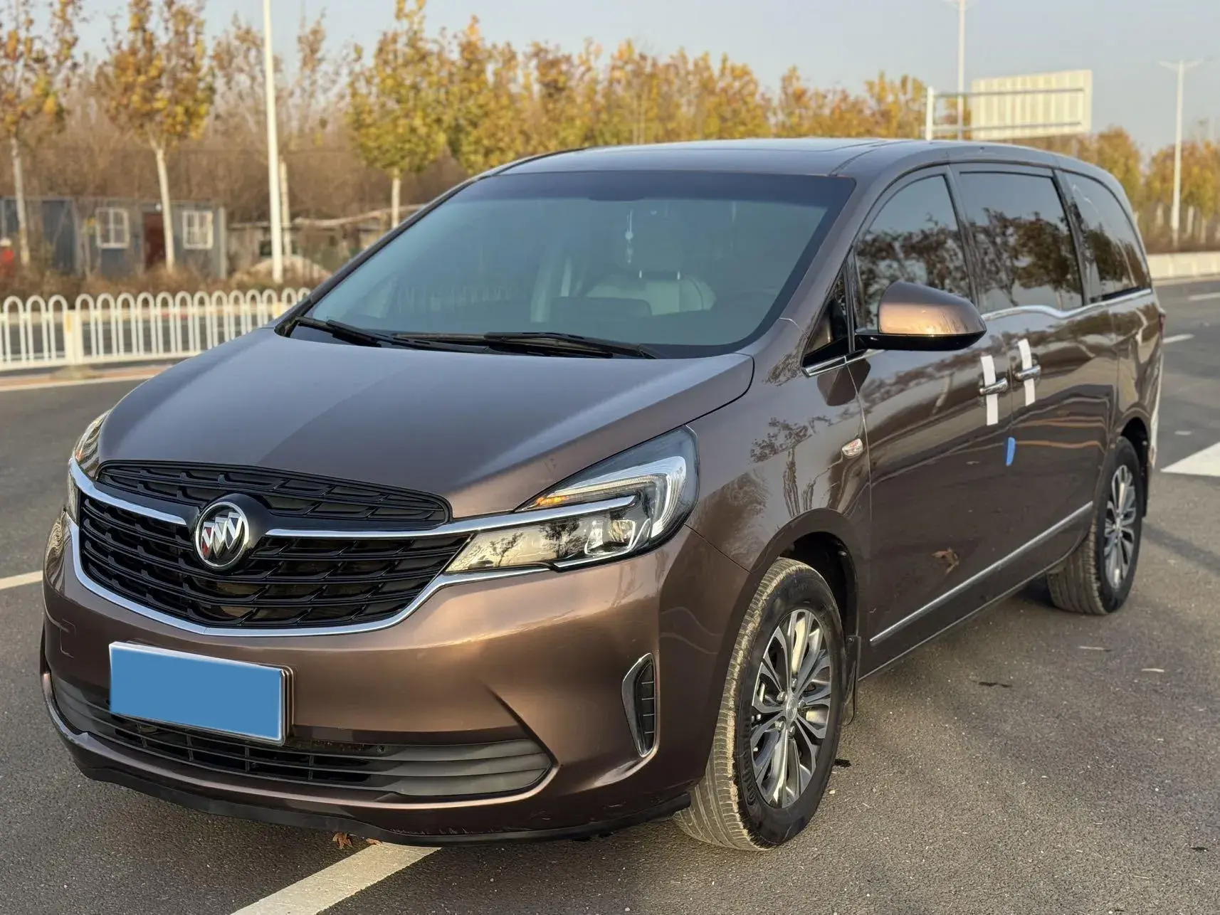 2021 BUICK GL8 view 1