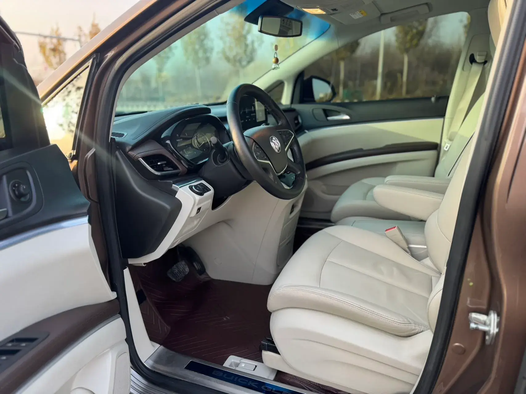 2021 BUICK GL8 thumbnail 4