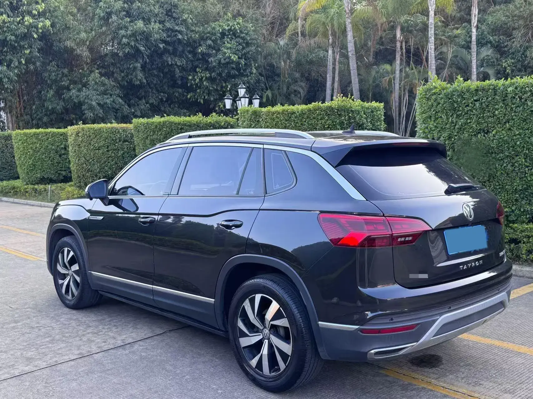 2021 VOLKSWAGEN TAYRON thumbnail 4