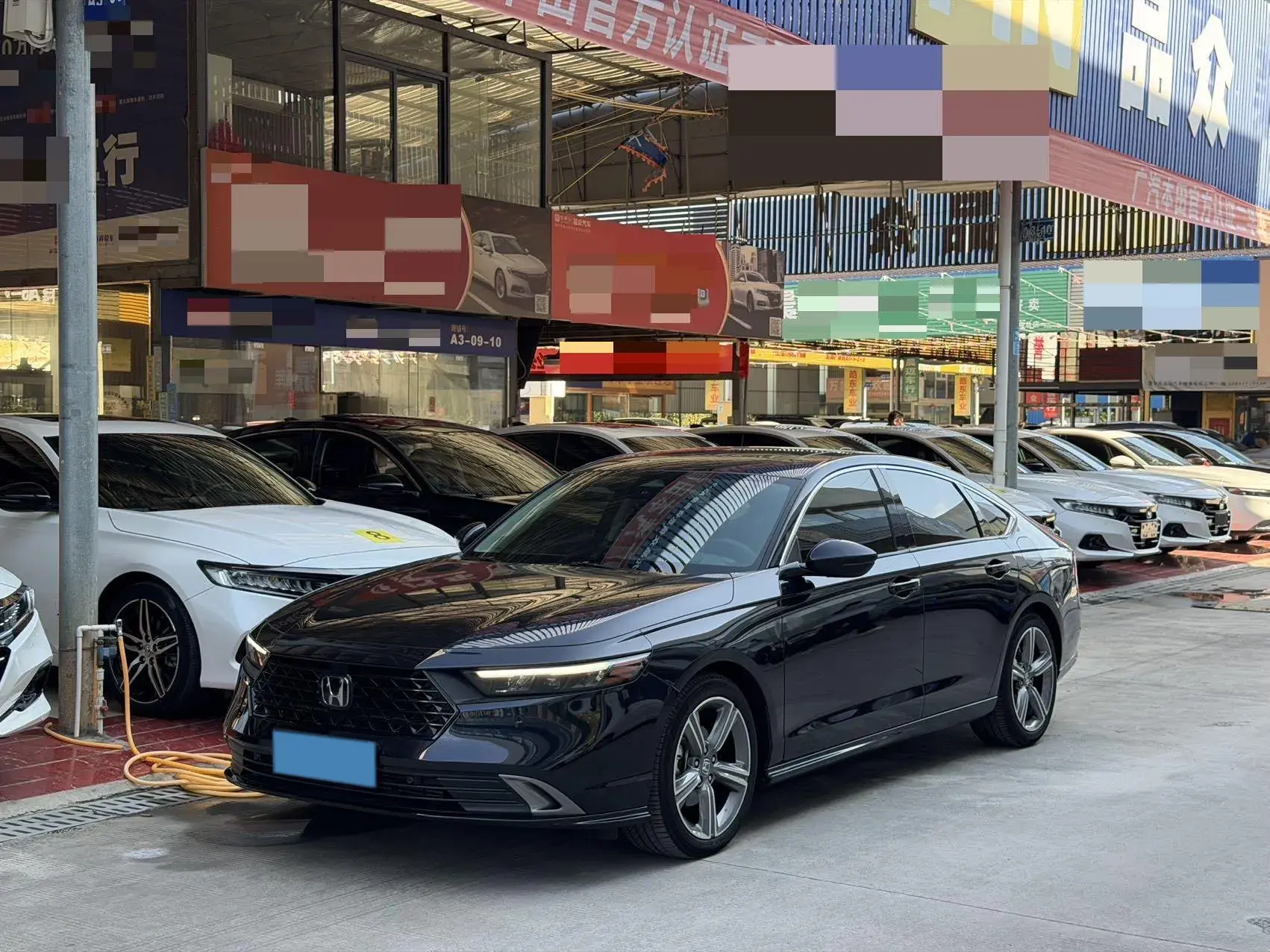 2023 HONDA ACCORD view 1