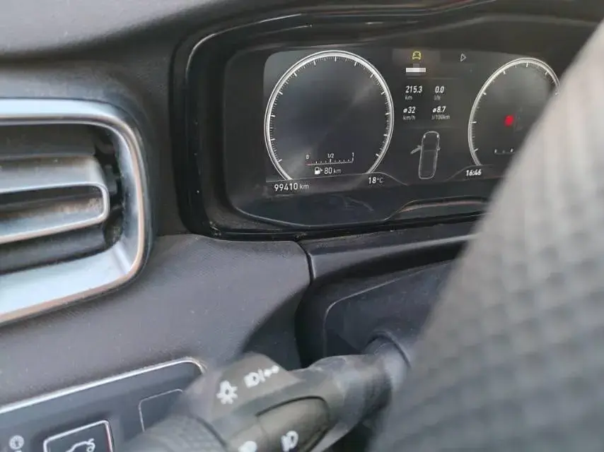 2019 LYNK&CO 01 thumbnail 3