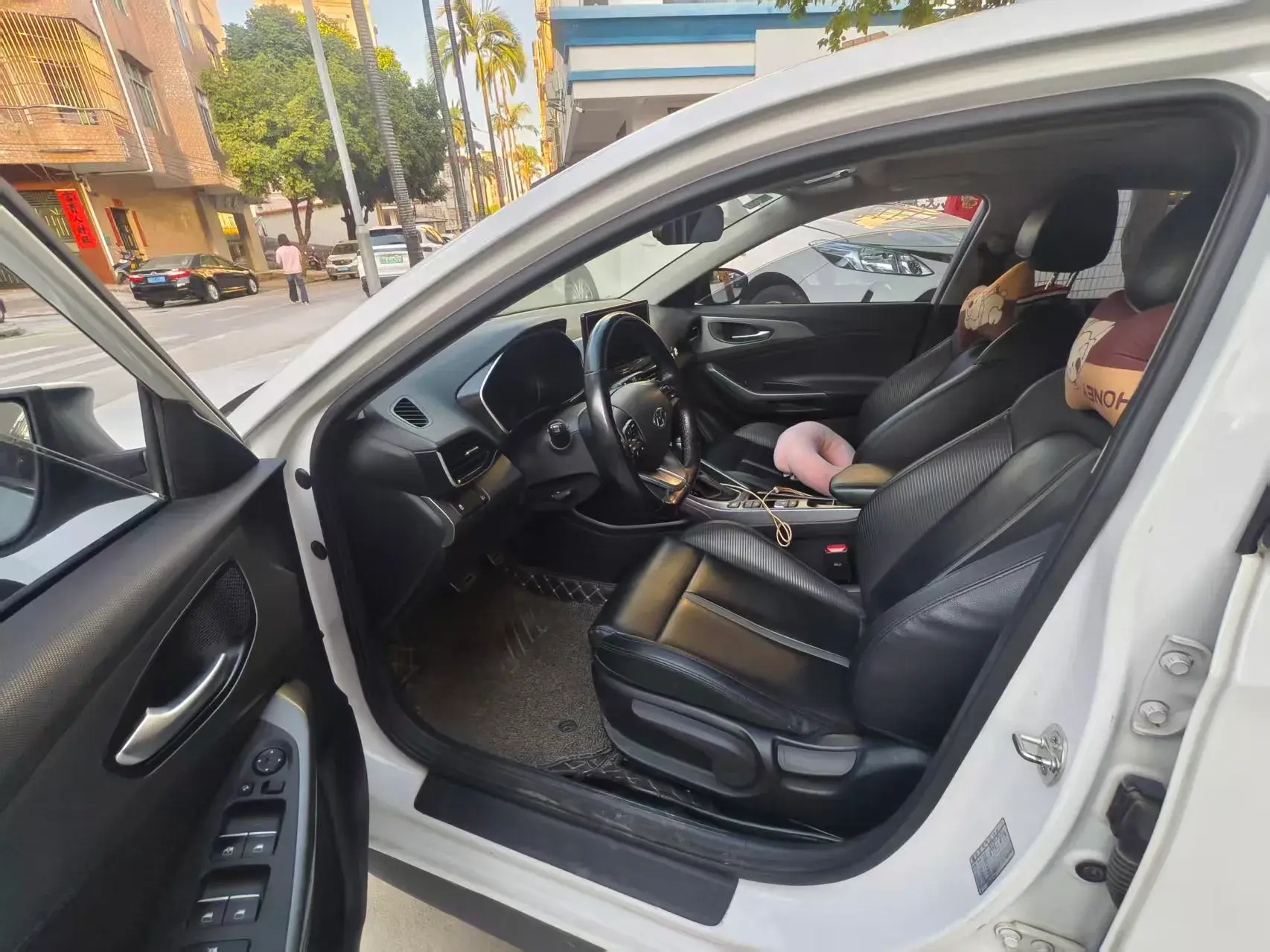 2019 HYUNDAI LA thumbnail 4