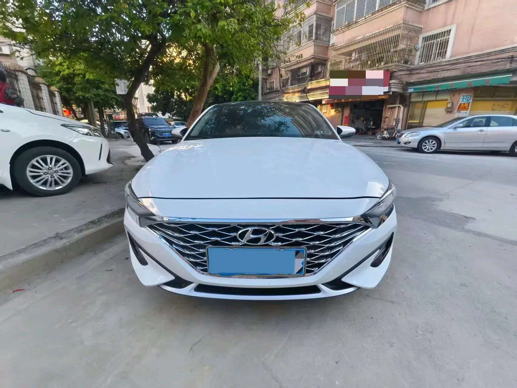 2019 HYUNDAI LA thumbnail 3