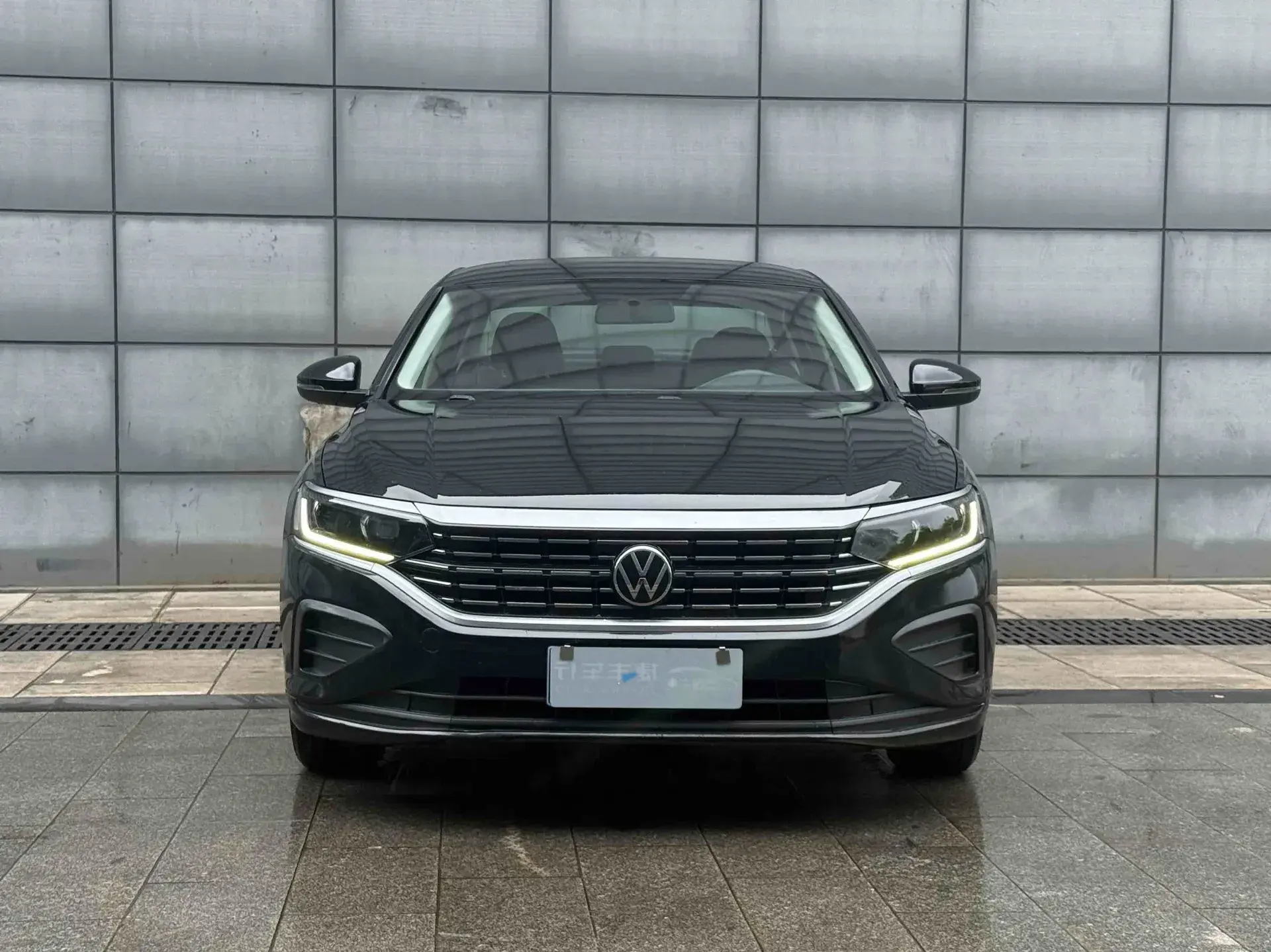 2022 VOLKSWAGEN PASSAT thumbnail 2