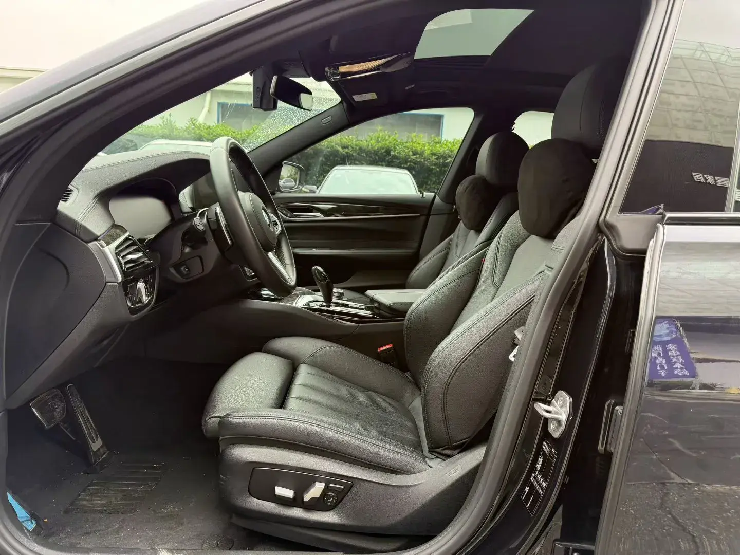 2020 BMW 6 thumbnail 4