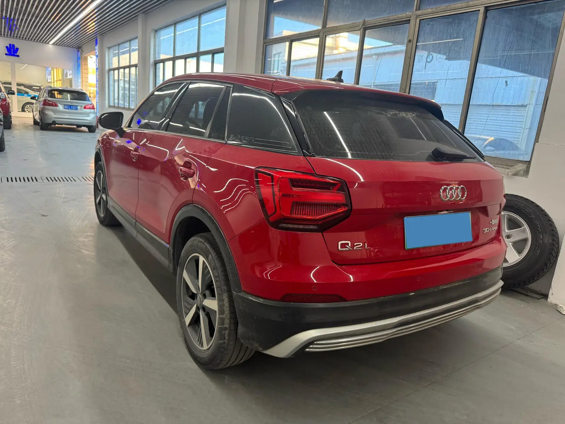 2019 AUDI Q2L thumbnail 3
