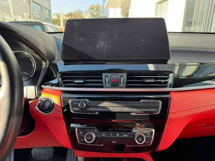 2023 BMW X2 thumbnail 3