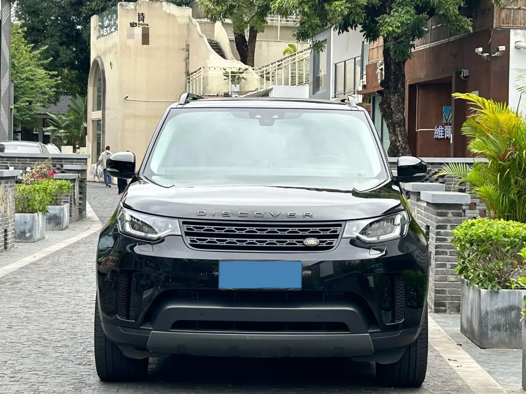 2018 LAND ROVER thumbnail 2