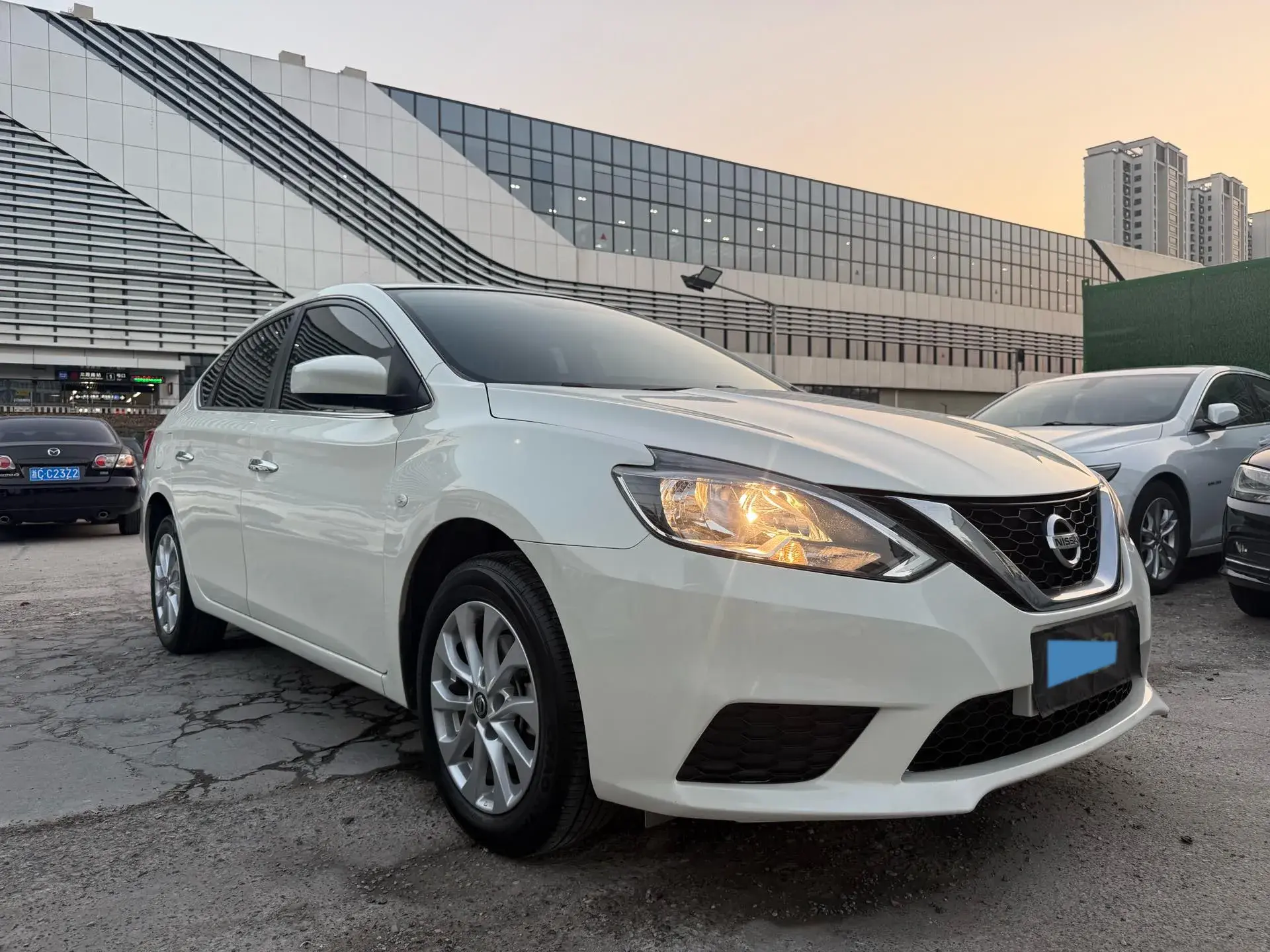 2024 NISSAN SYLPHY thumbnail 3