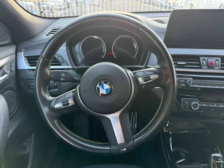 2022 BMW X2 thumbnail 3