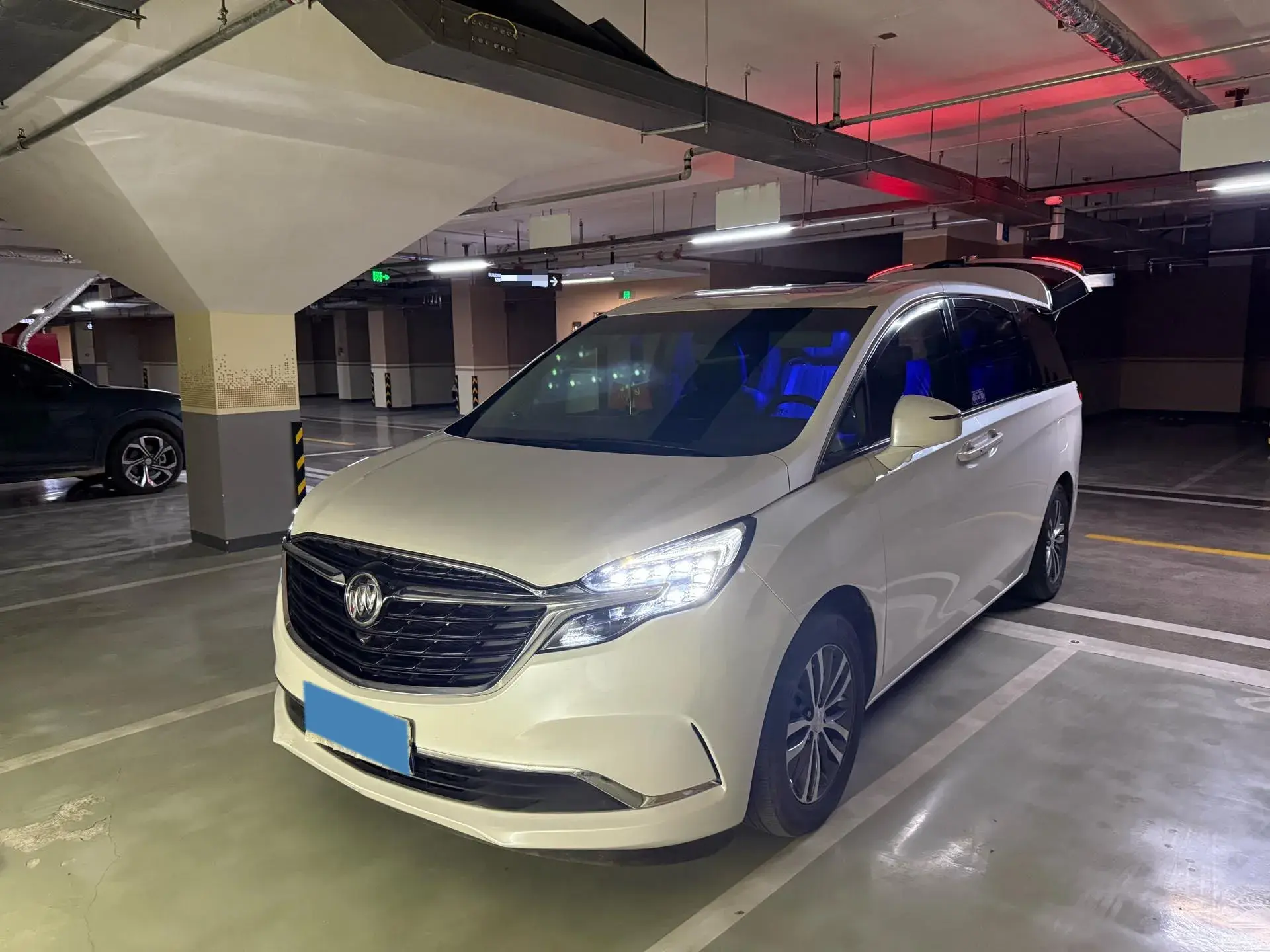 2021 BUICK GL8 view 1