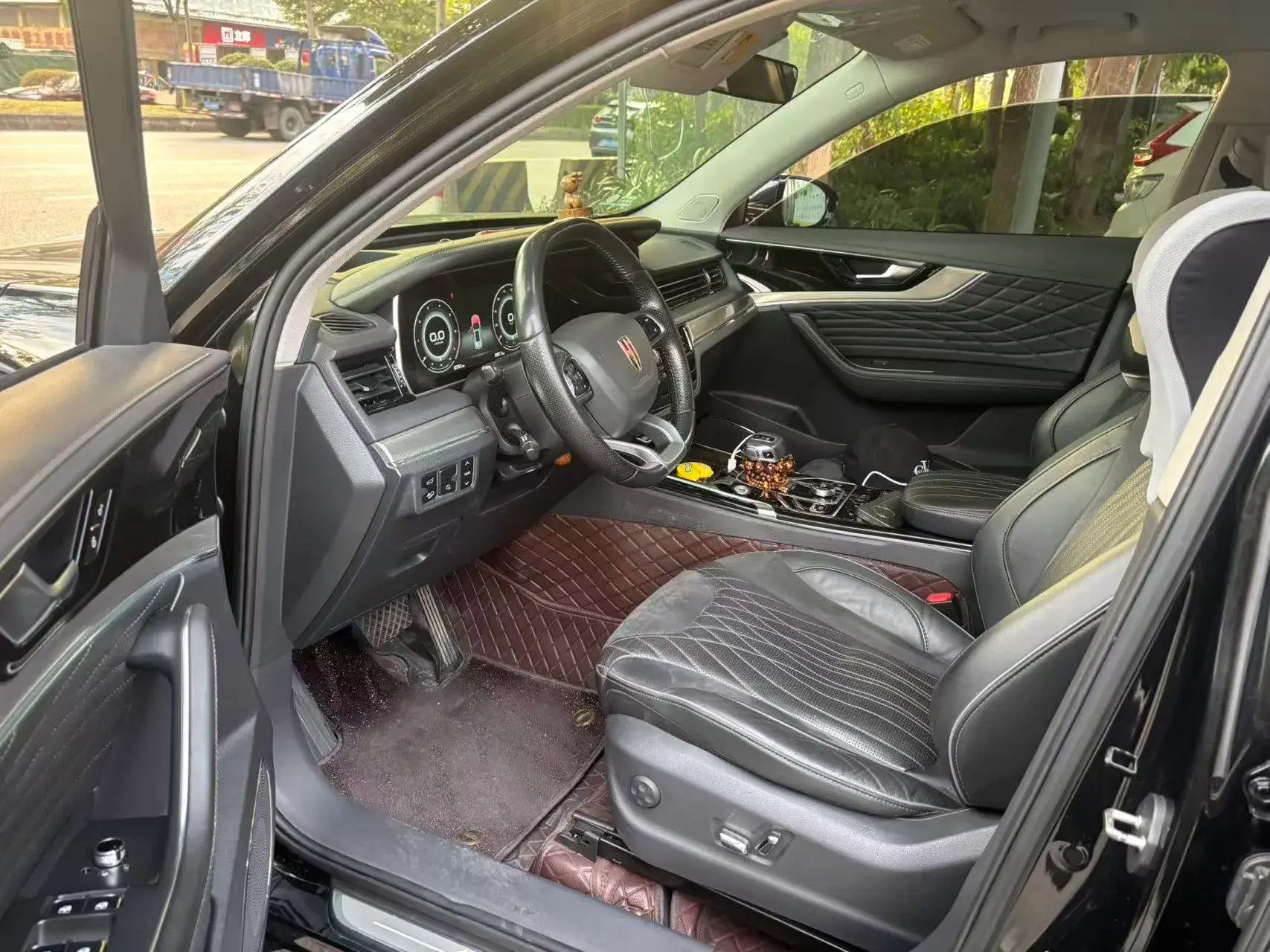 2022 HONGQI HS5 thumbnail 2