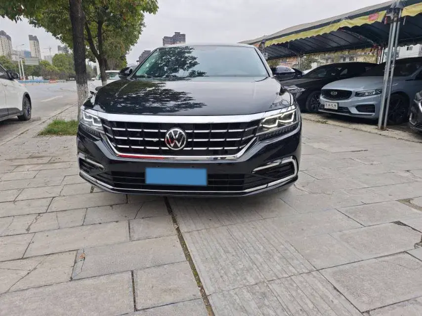 2021 VOLKSWAGEN PASSAT thumbnail 2