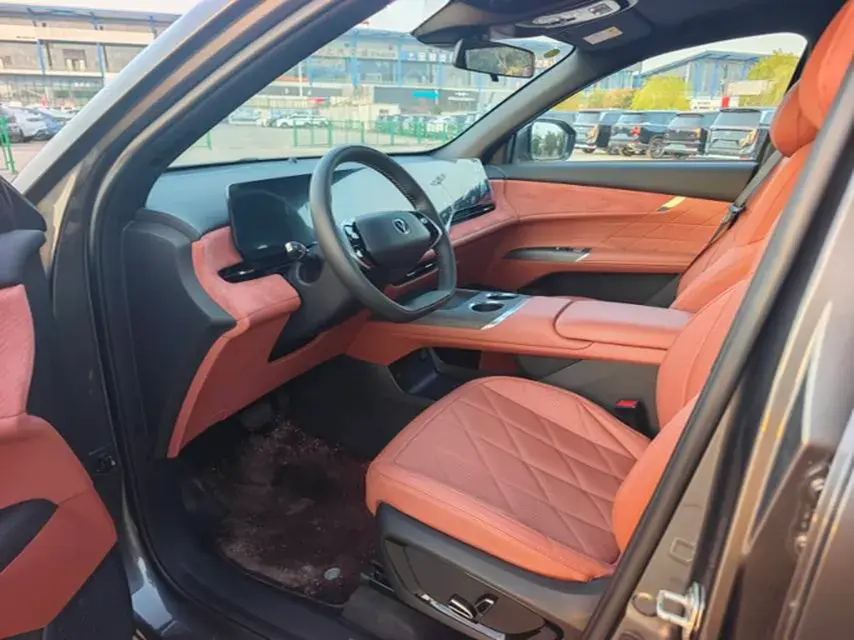 2025 CHANGAN CS75 thumbnail 4