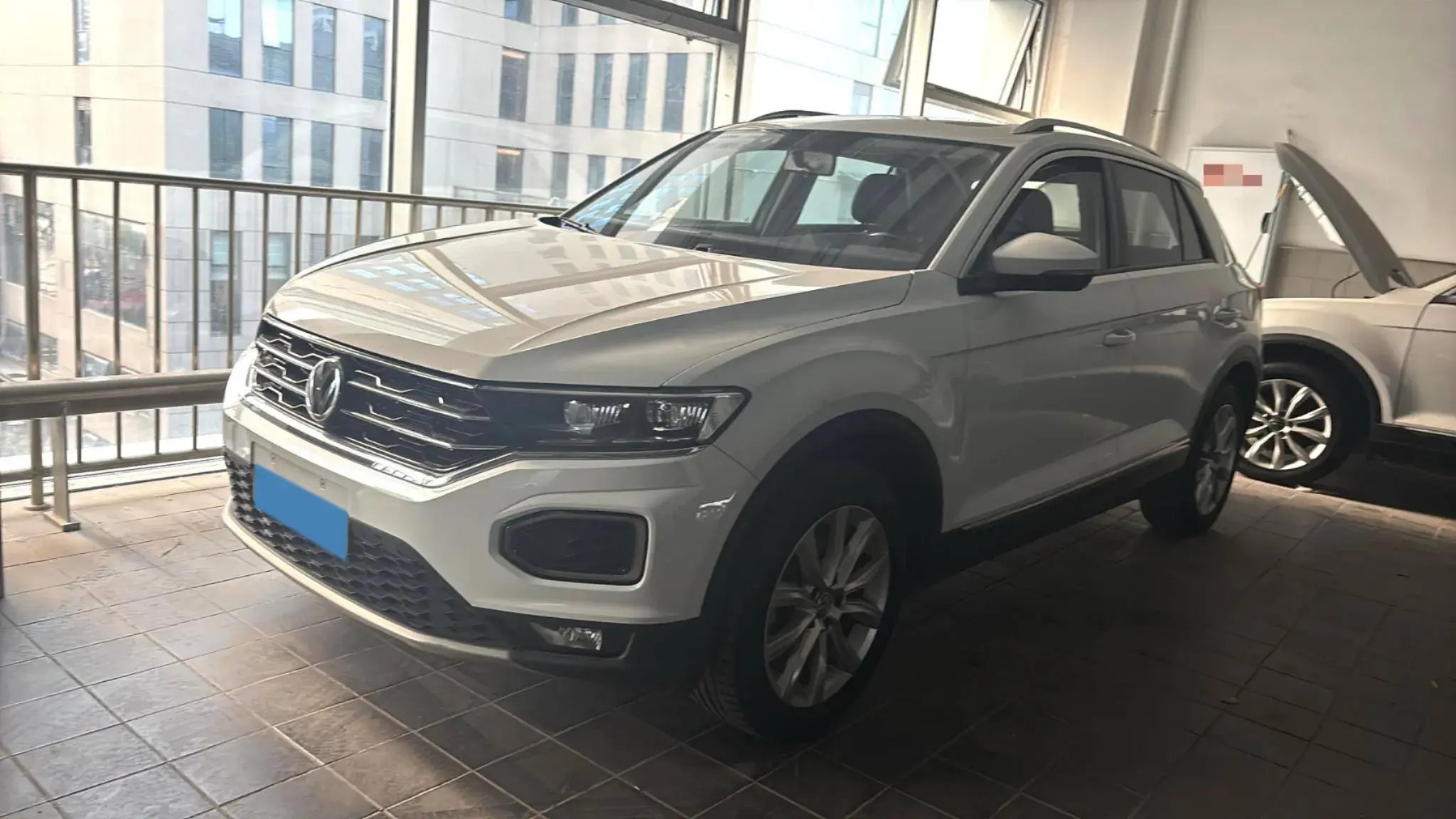 2020 VOLKSWAGEN T-ROC view 1