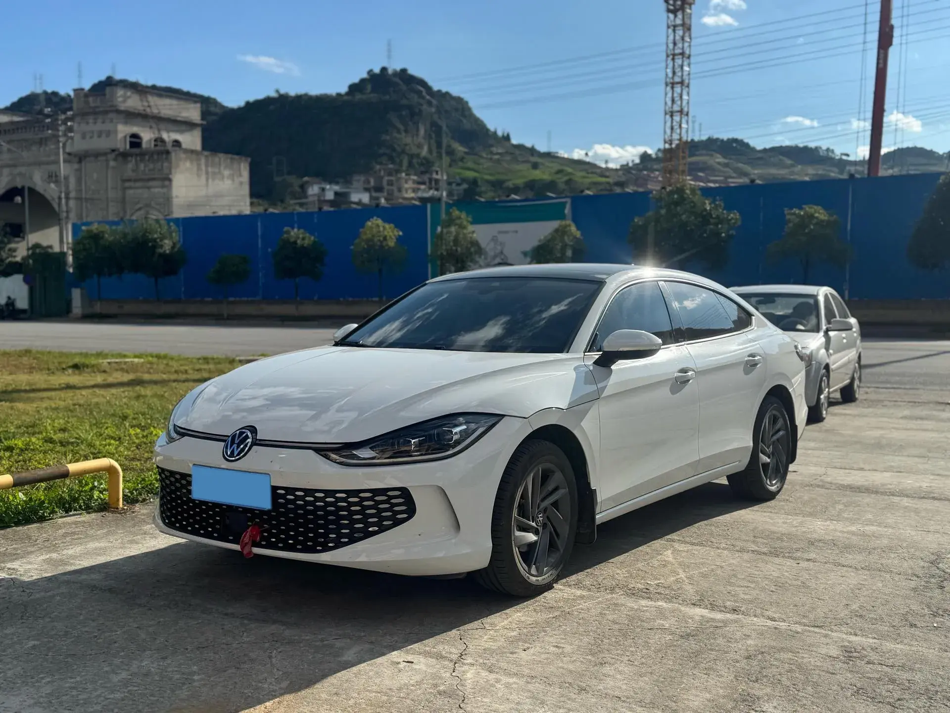 2025 VOLKSWAGEN LAMANDO view 1