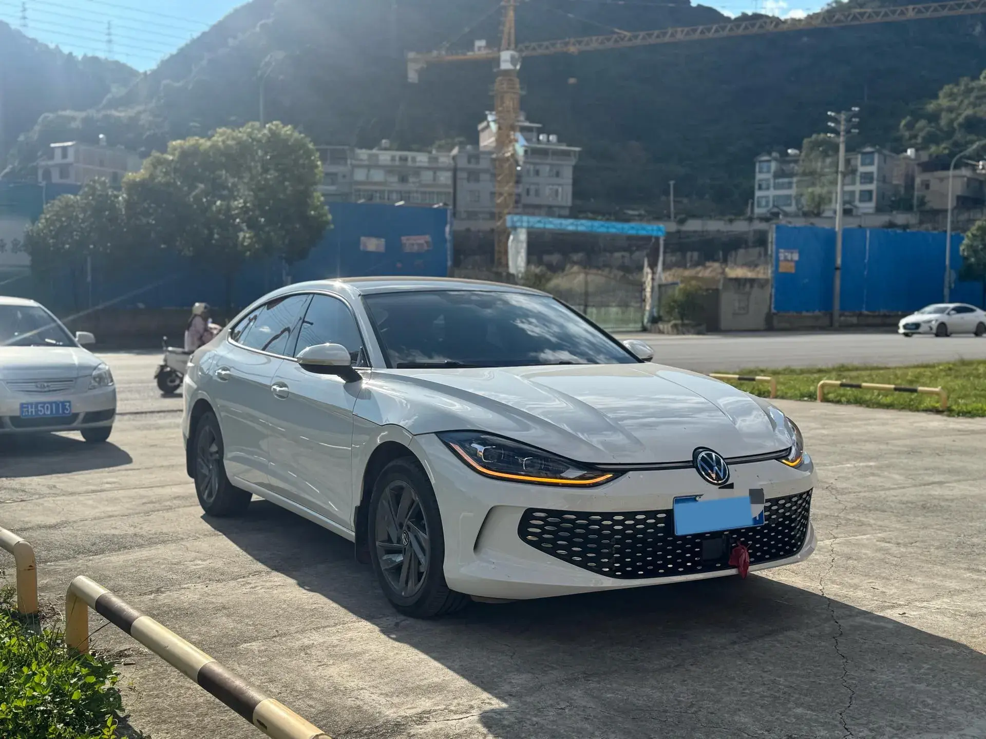 2025 VOLKSWAGEN LAMANDO thumbnail 3