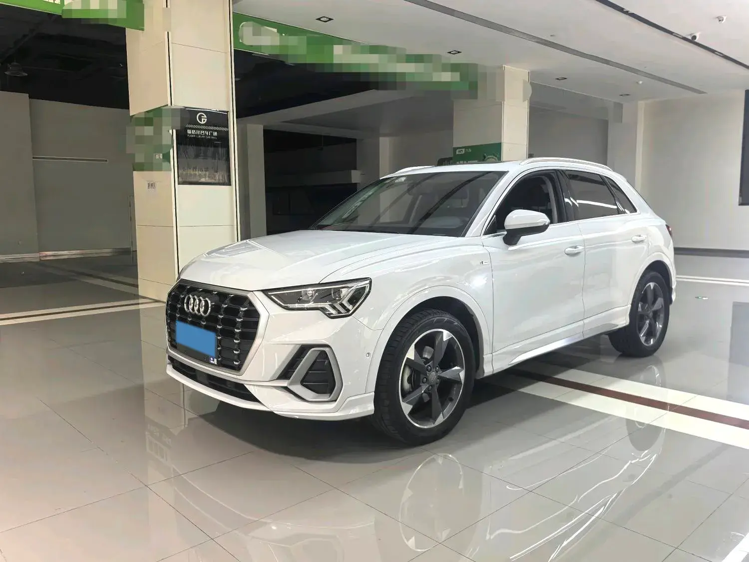 2022 AUDI Q3 view 1