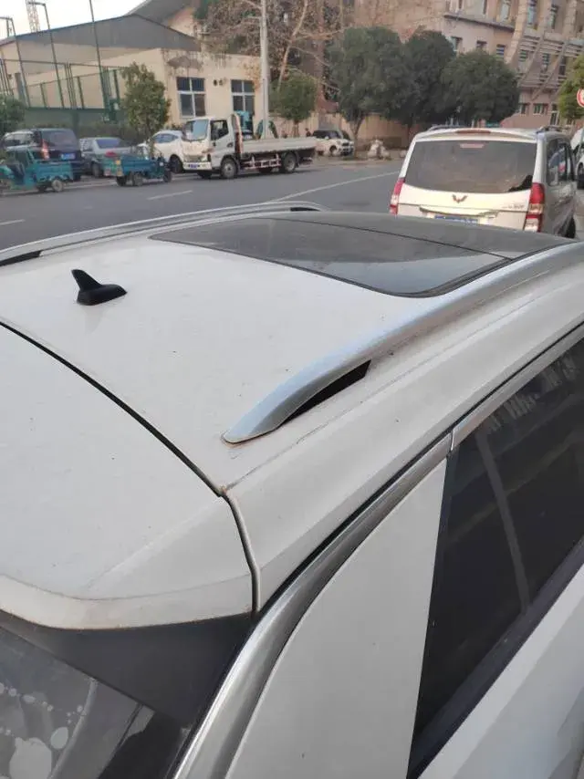 2020 VOLKSWAGEN T-ROC thumbnail 3