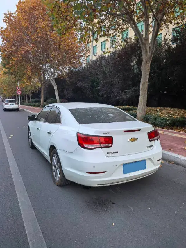 2018 CHEVROLET MALIBU thumbnail 2