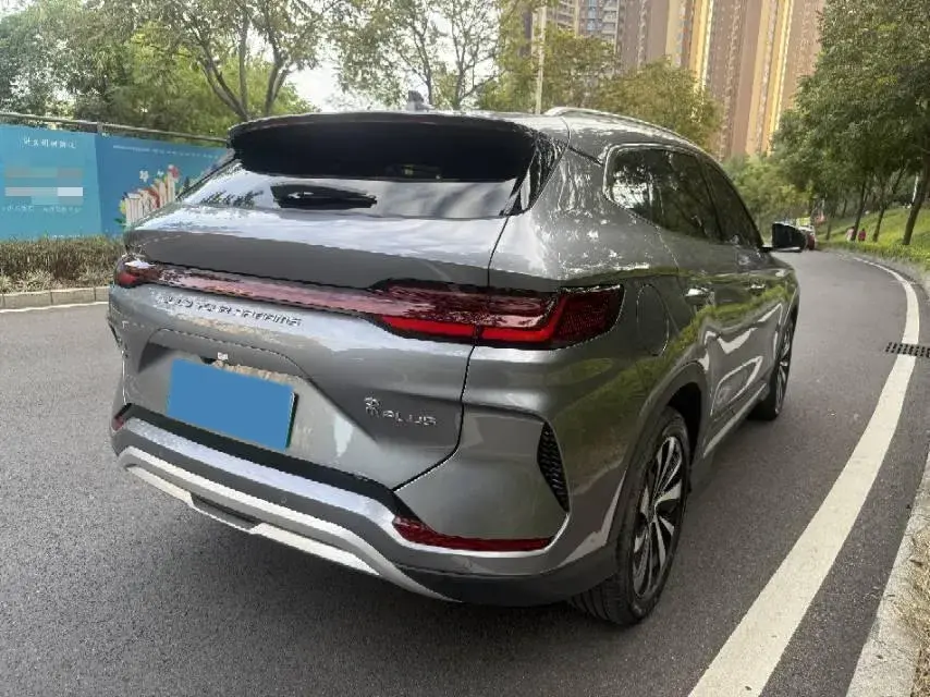 2024 BYD SONG thumbnail 3