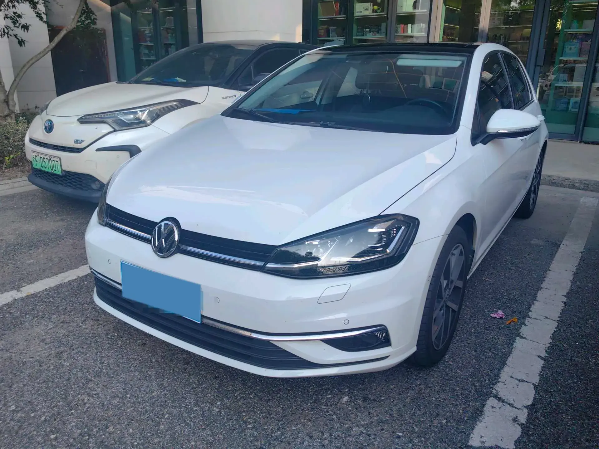 2018 VOLKSWAGEN GOLF view 1