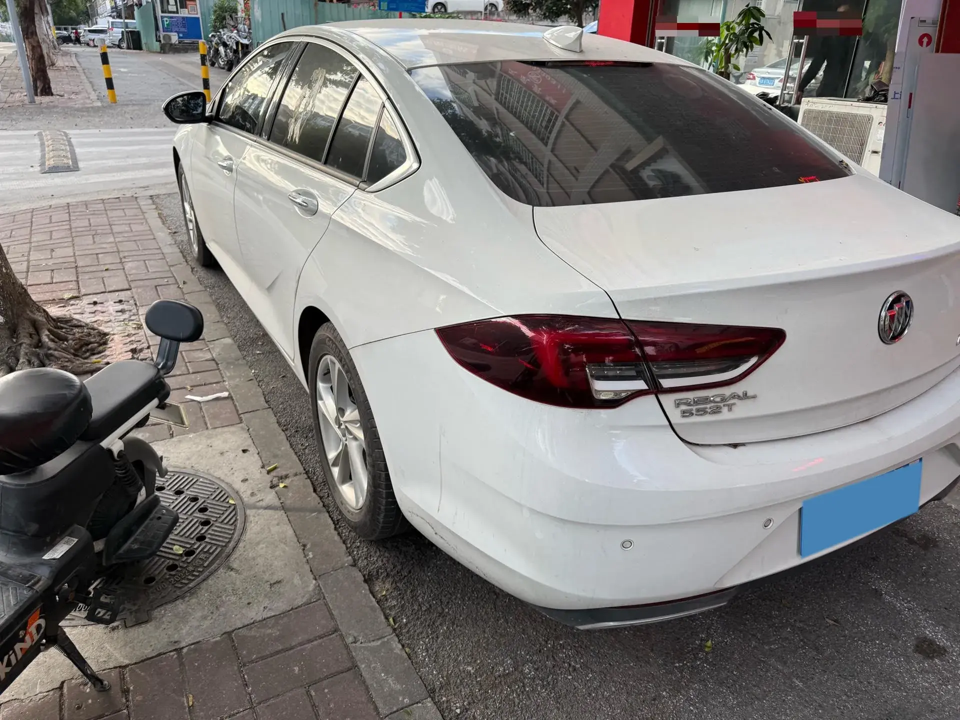 2022 BUICK REGAL thumbnail 3