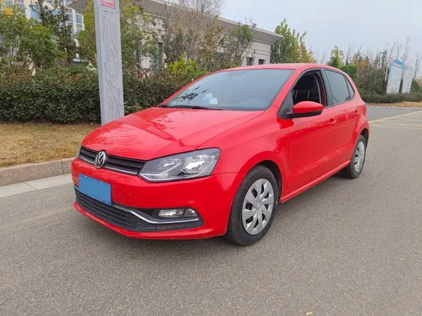 2018 VOLKSWAGEN POLO view 1