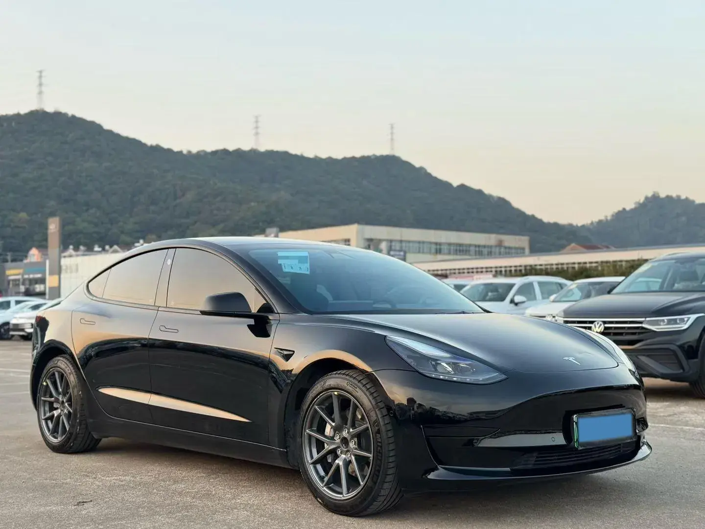 2021 TESLA MODEL thumbnail 2