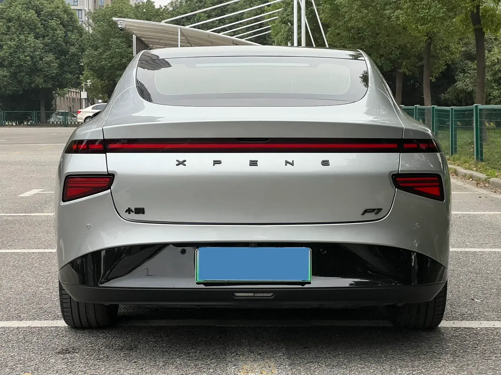 2020 XPENG P7 thumbnail 4