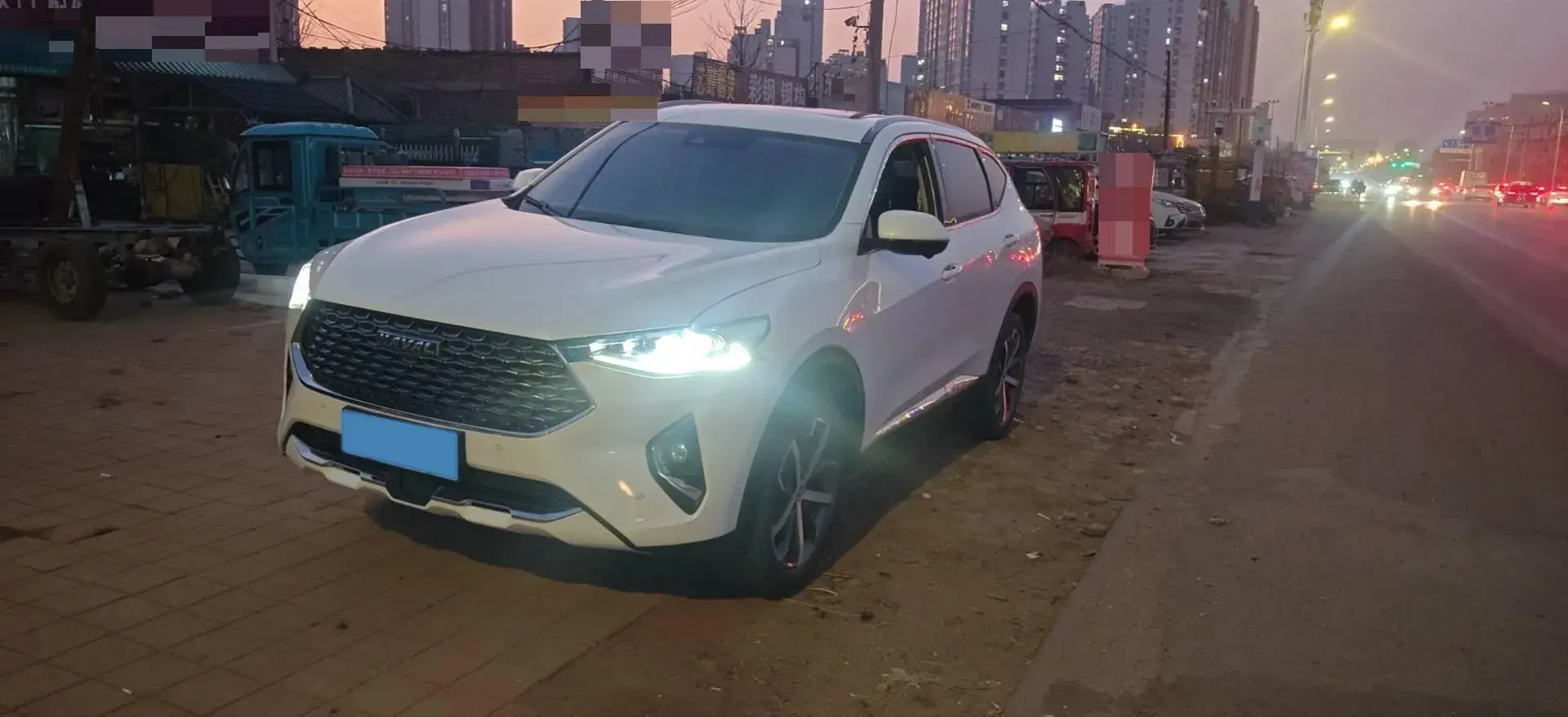2019 HAVAL F7 view 1