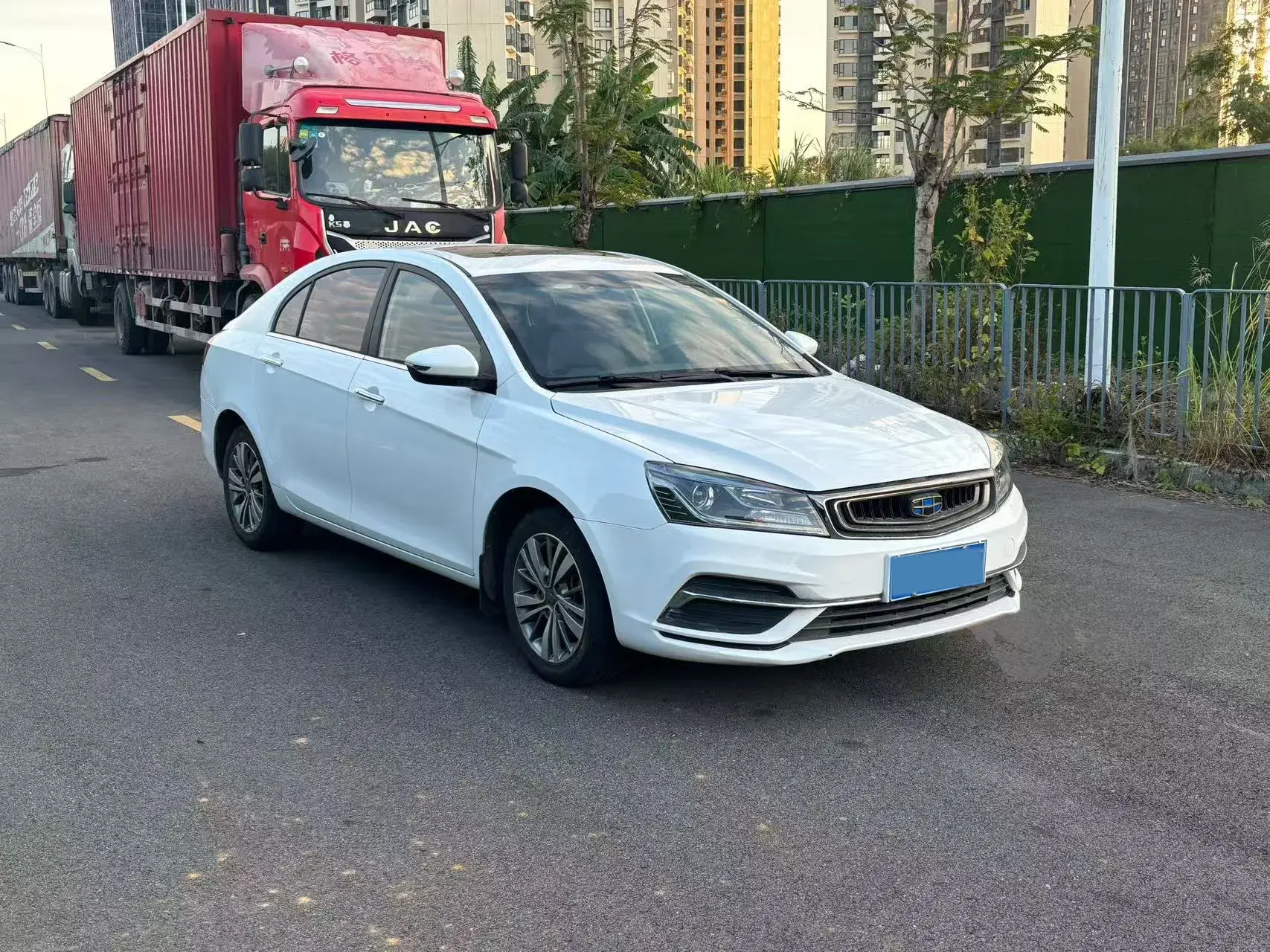 2018 GEELY EMGRAND thumbnail 3