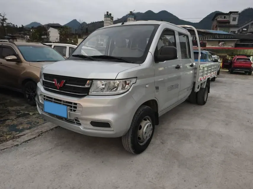 2022 WuLing RongGuang New Truck 1.8L 125HP L4 5MT,autocango,china used car exporter,china ev exporter,chinese used car exporter,chinese used ev exporter