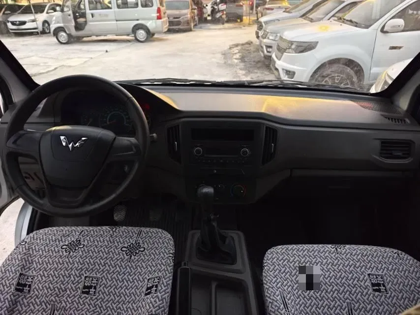 2022 WuLing RongGuang New Truck 1.8L 125HP L4 5MT,autocango,china used car exporter,china ev exporter,chinese used car exporter,chinese used ev exporter