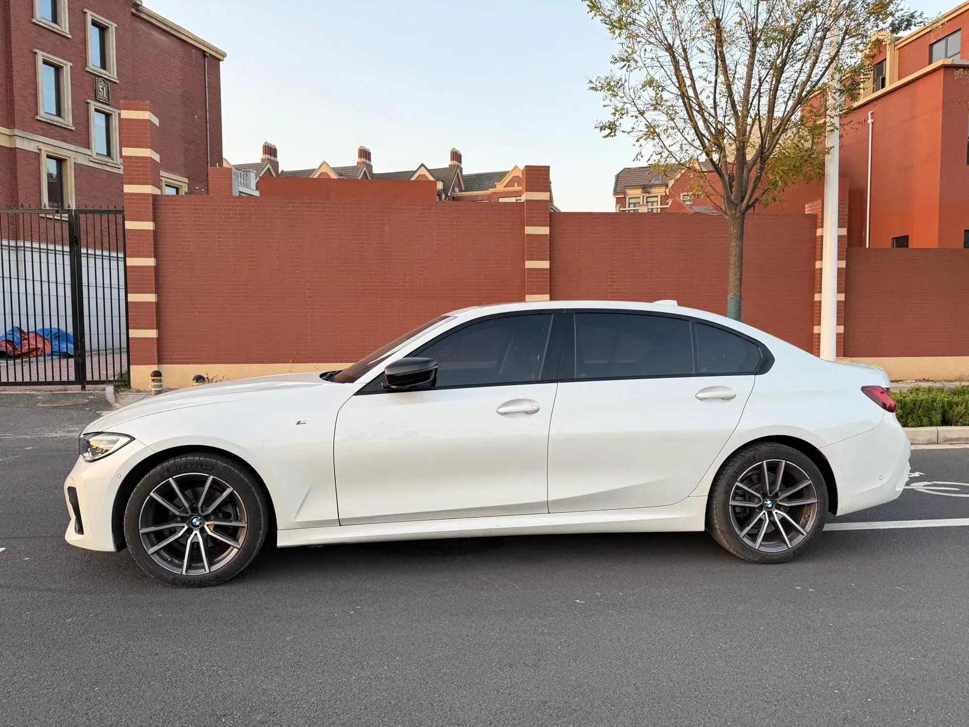 2020 BMW 3 view 1