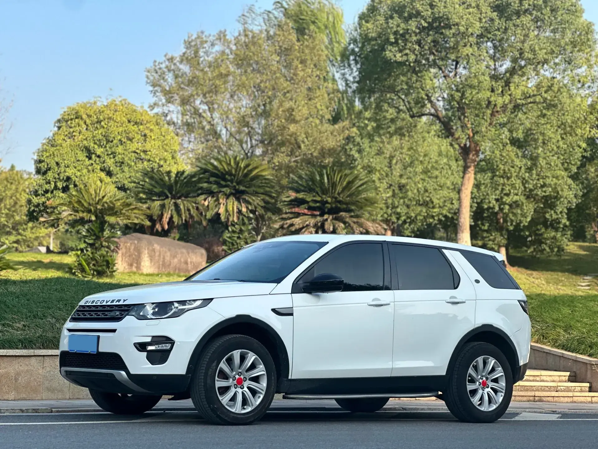2018 LAND ROVER view 1