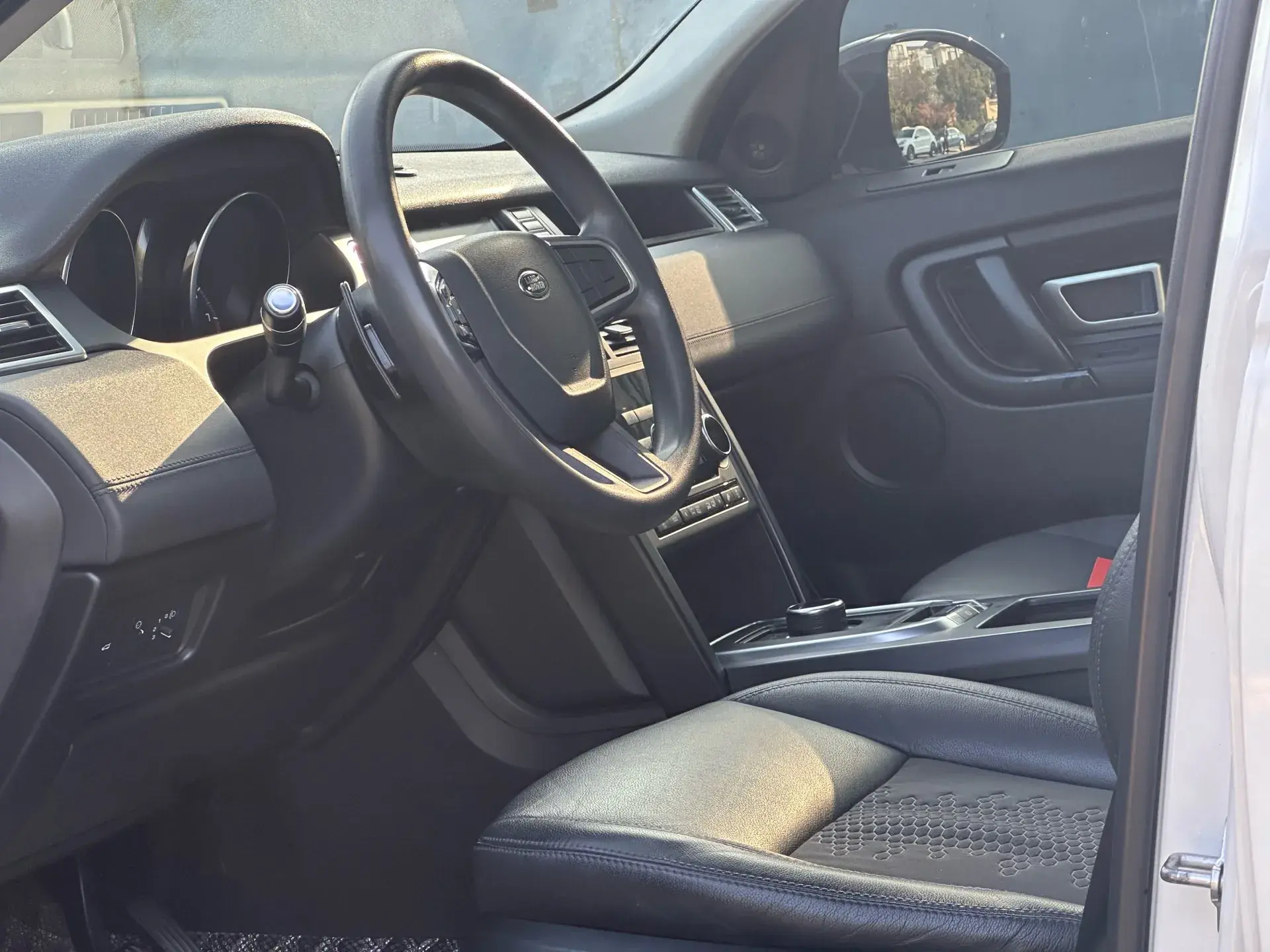 2018 LAND ROVER thumbnail 4