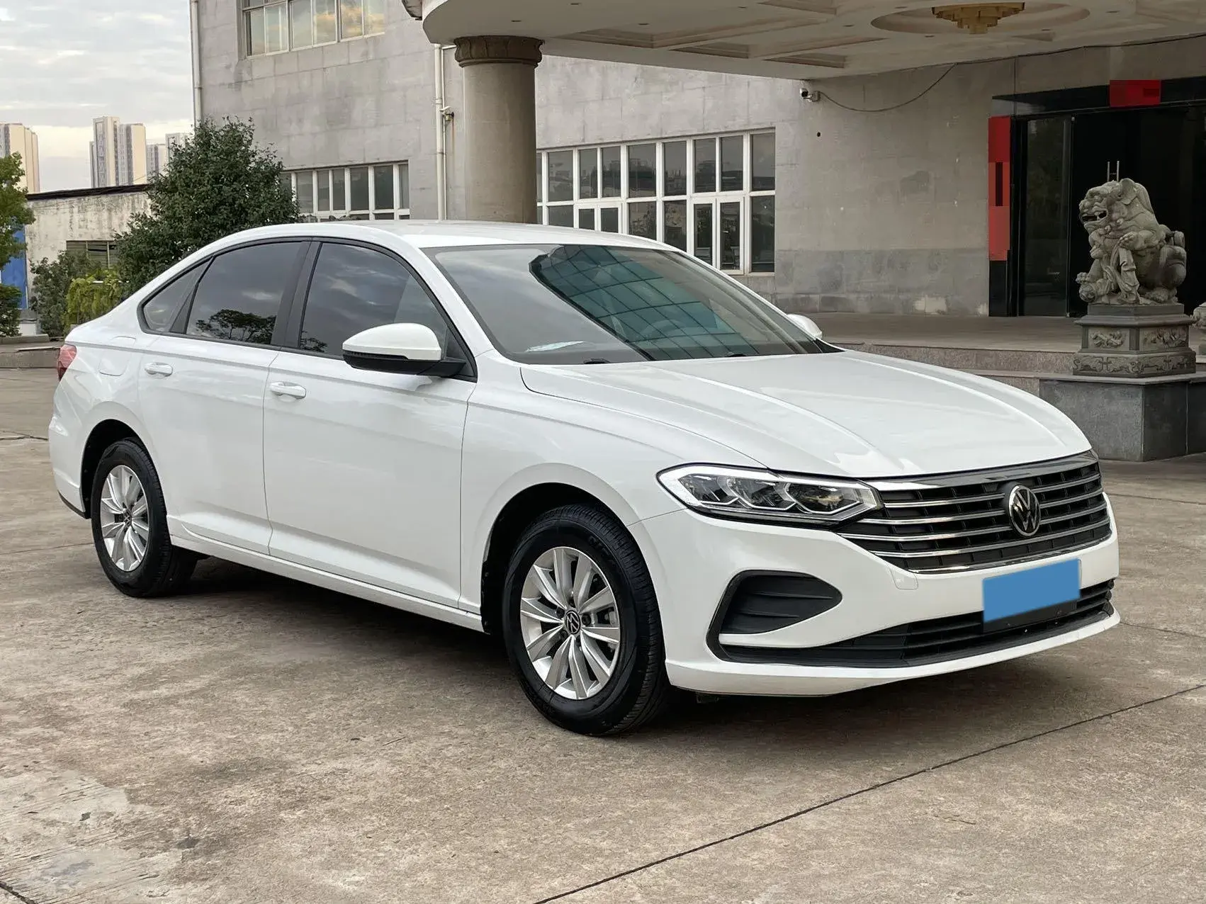 2023 VOLKSWAGEN LAVIDA thumbnail 3