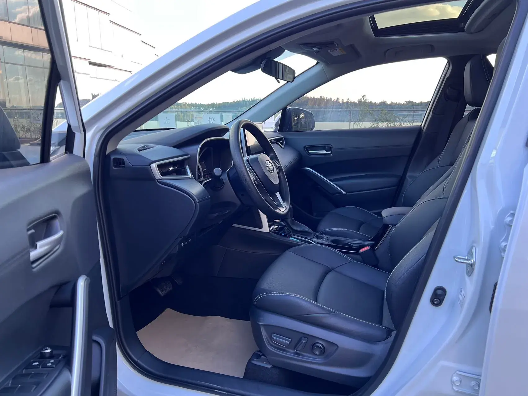 2022 TOYOTA FRONTLANDER thumbnail 4