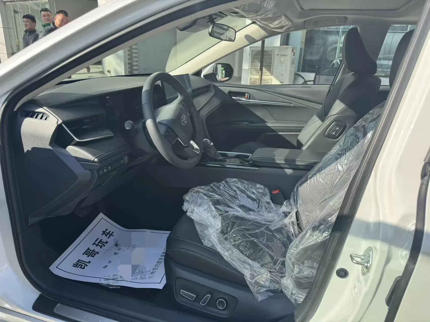 2023 TOYOTA CAMRY thumbnail 4