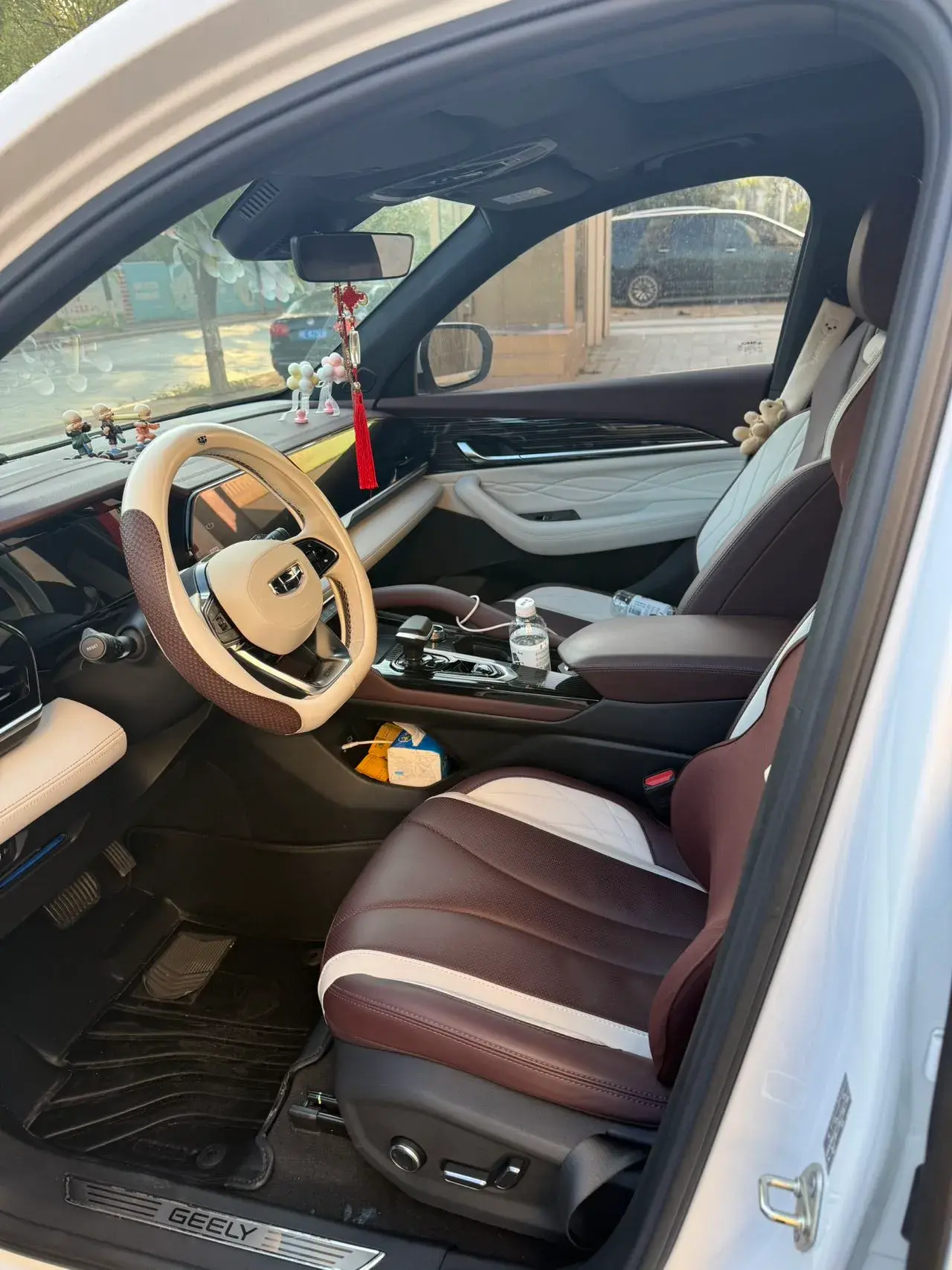 2021 GEELY MONJARO thumbnail 4