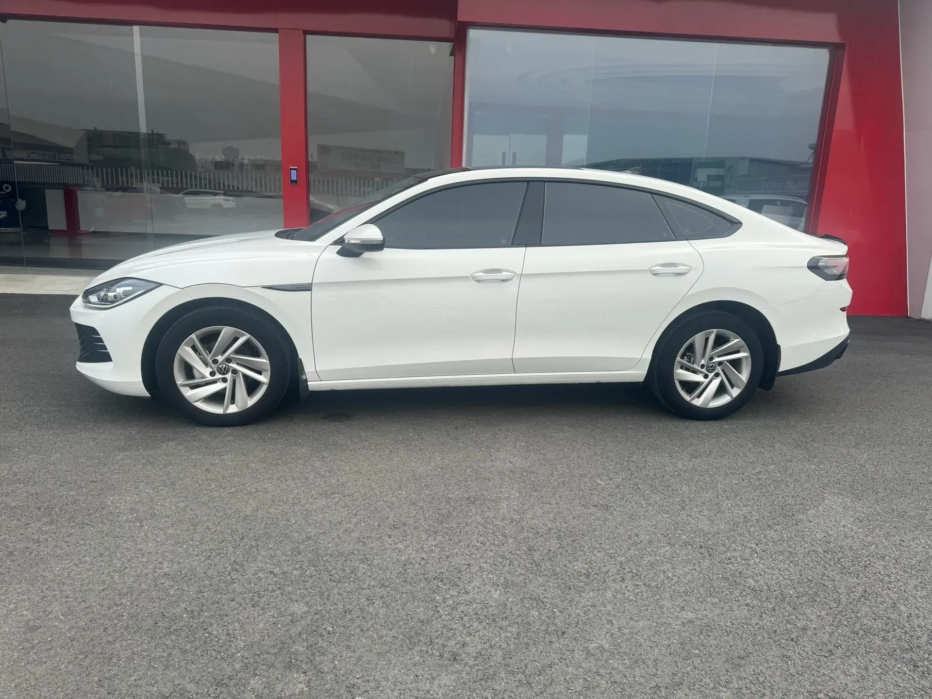 2023 VOLKSWAGEN LAMANDO thumbnail 4