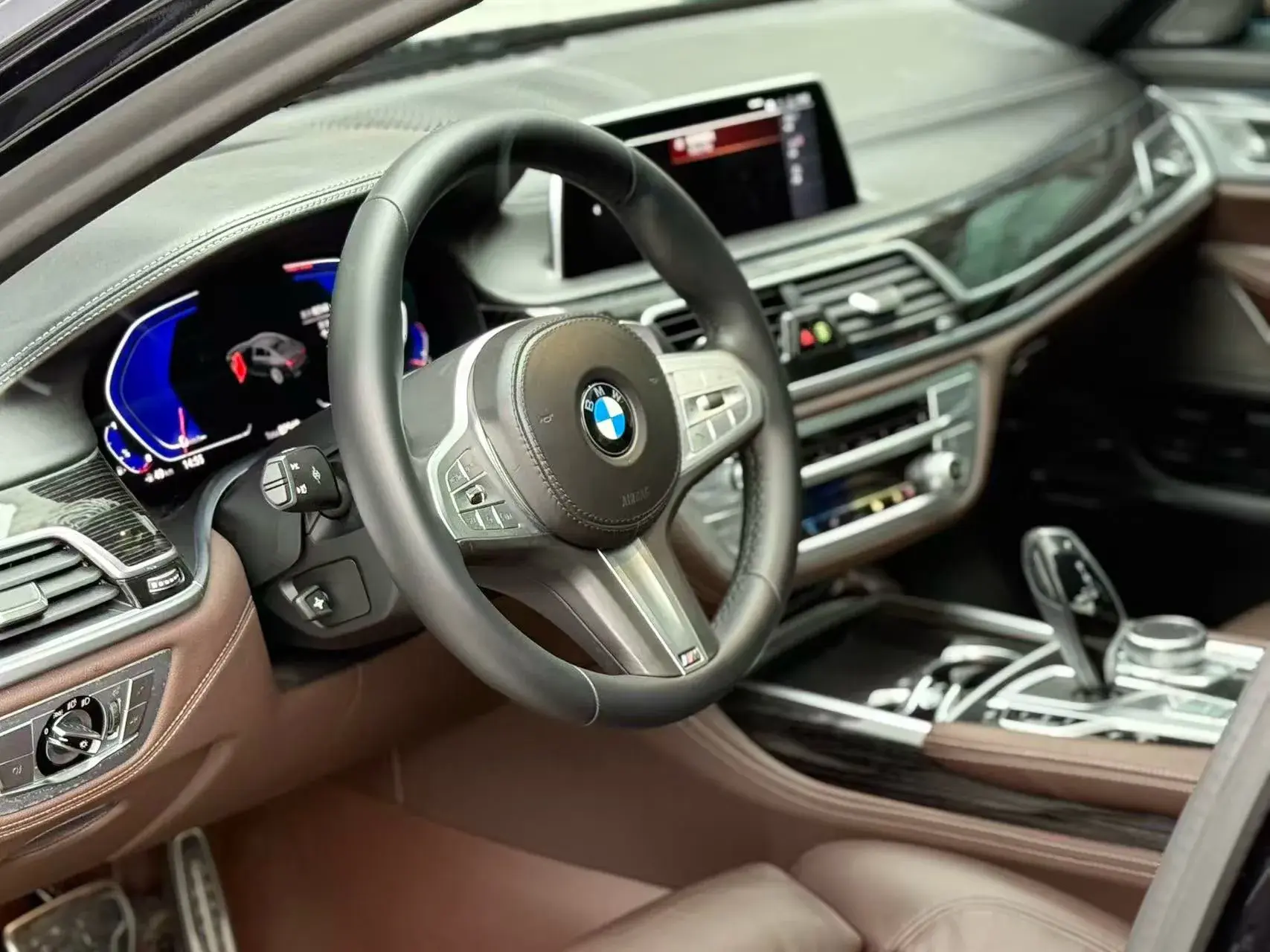 2019 BMW 7 thumbnail 4