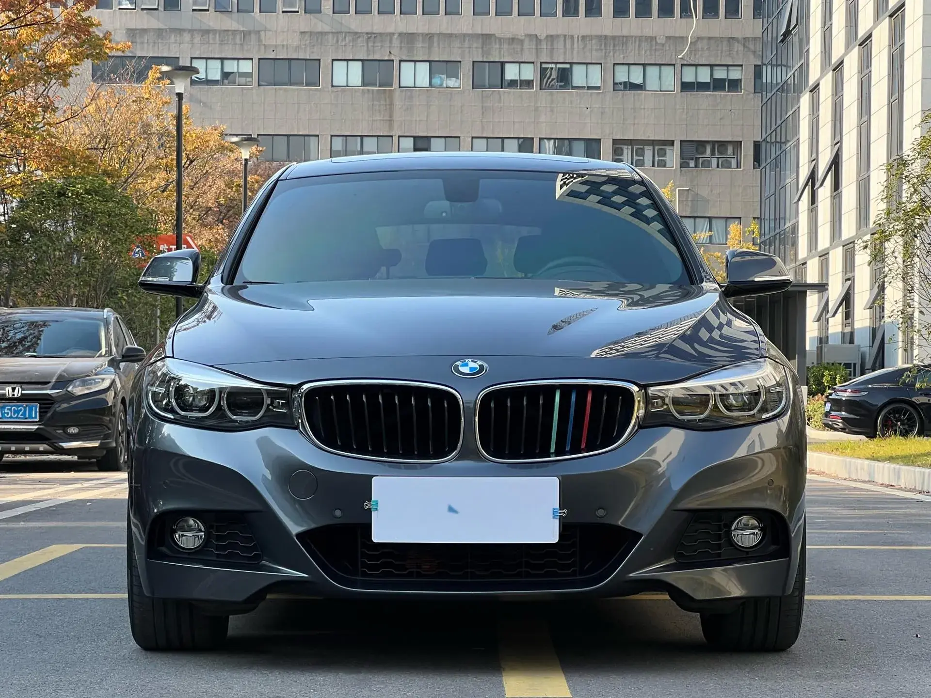 2019 BMW 3 thumbnail 2
