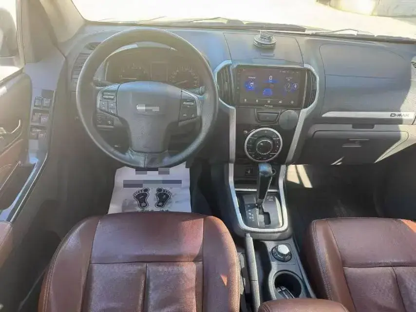 2016 ISUZU RE-MAX thumbnail 4