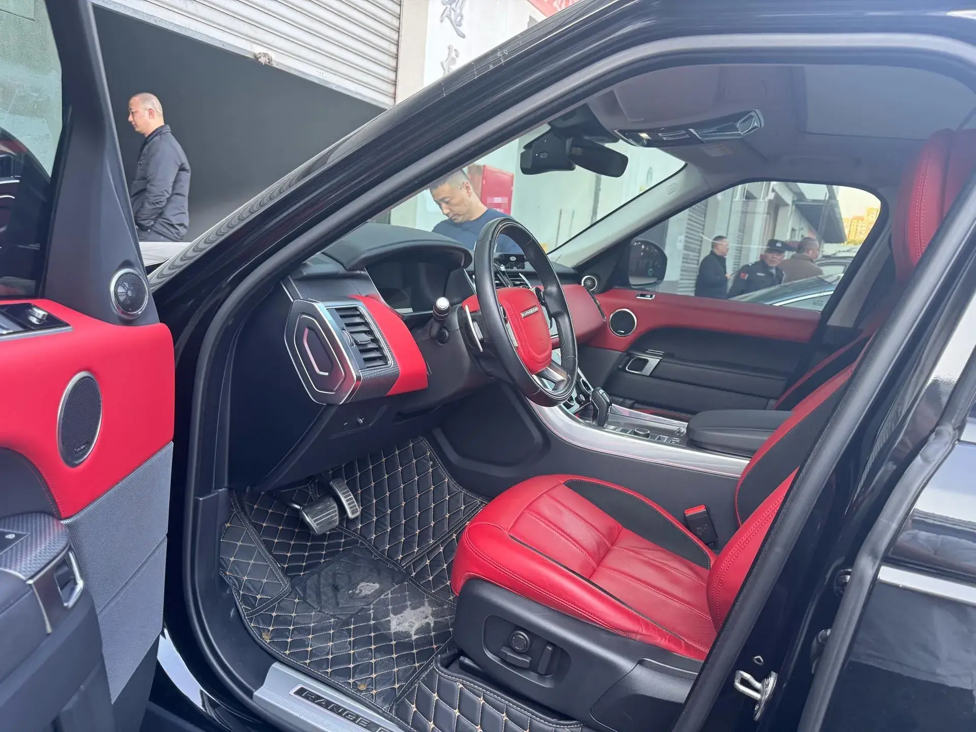 2022 LAND ROVER thumbnail 4