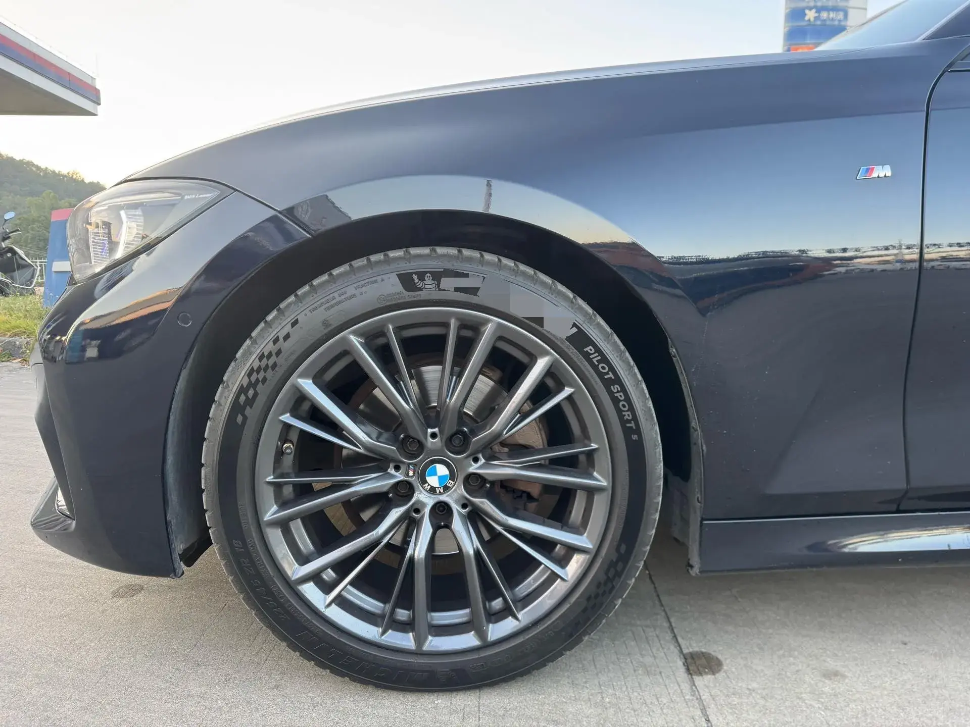 2022 BMW 3 thumbnail 4