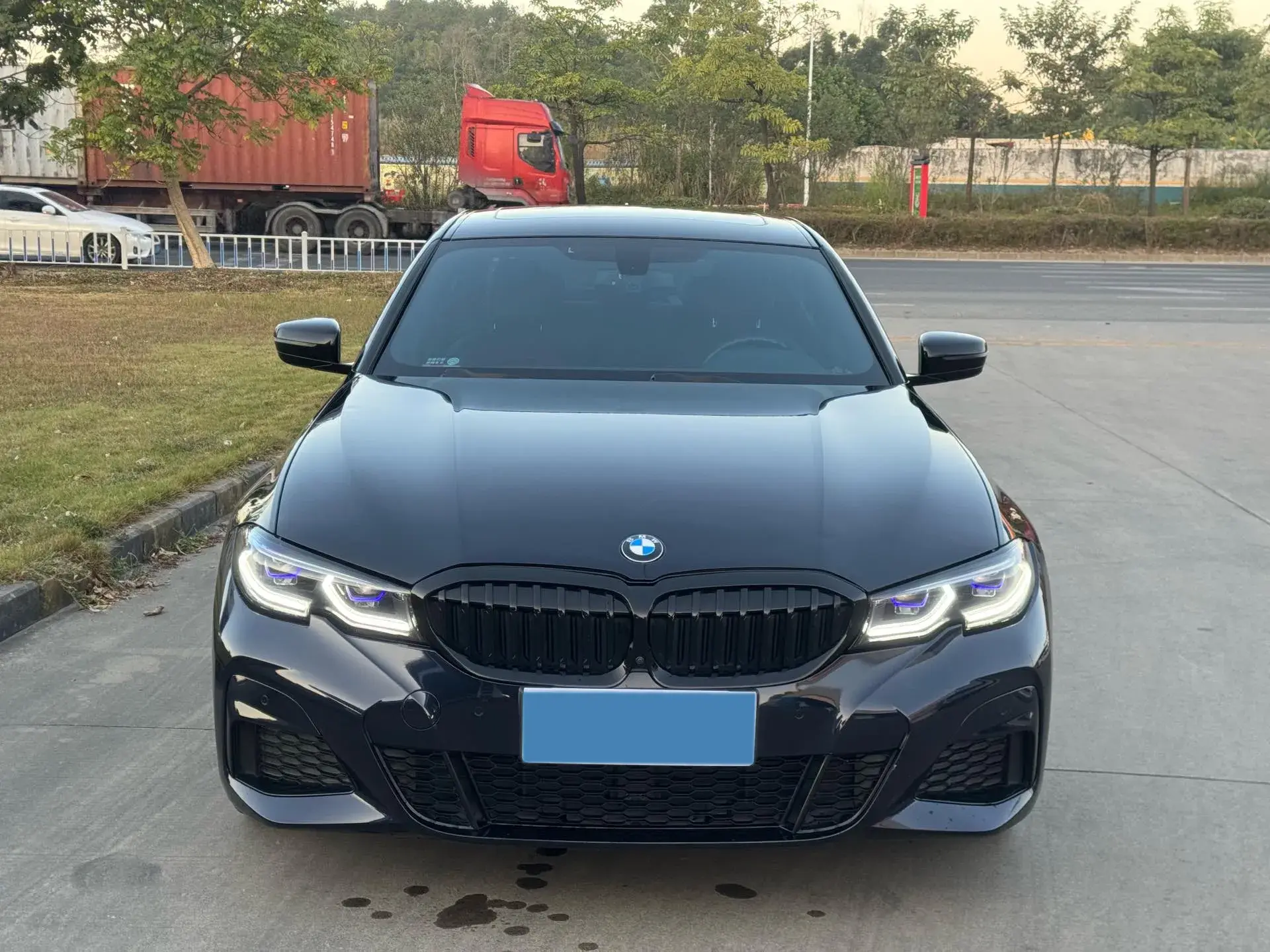 2022 BMW 3 thumbnail 2