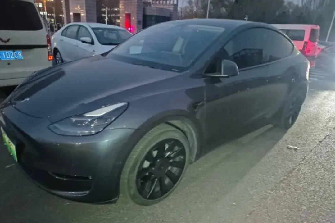 2021 TESLA MODEL view 1