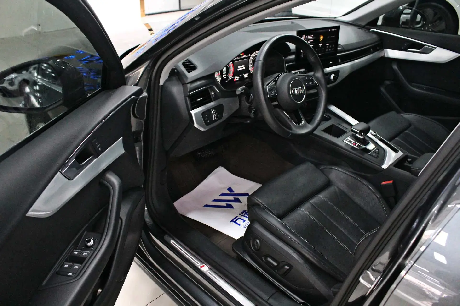 2022 AUDI A4L thumbnail 2